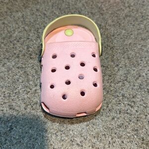 Croc card holder